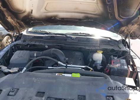 2018 Ram 1500 Big Horn 4X4 6'4 Box z USA, uszkodzony, nr VIN 1C6RR7TT4JS135572